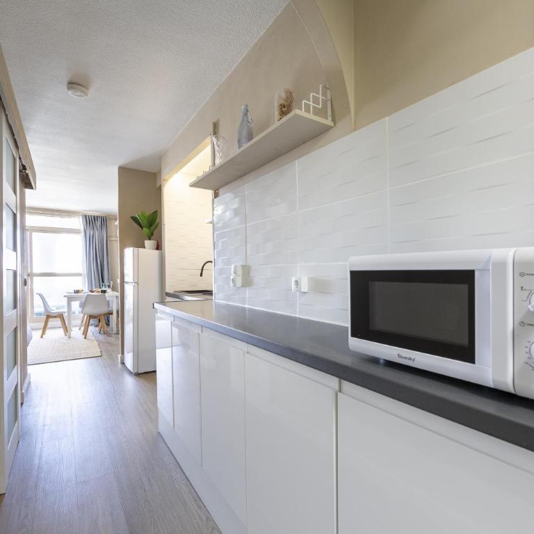 AlmeriaSuite Roquetas Apartment with Terrace - One-Bedroom Apartment with Terrace - 18
