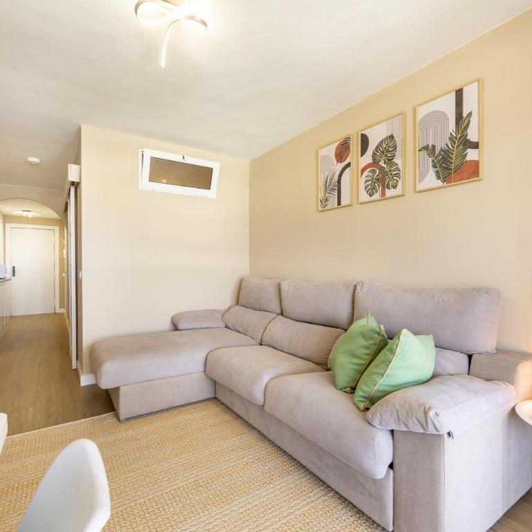 AlmeriaSuite Roquetas Apartment with Terrace - One-Bedroom Apartment with Terrace - 9