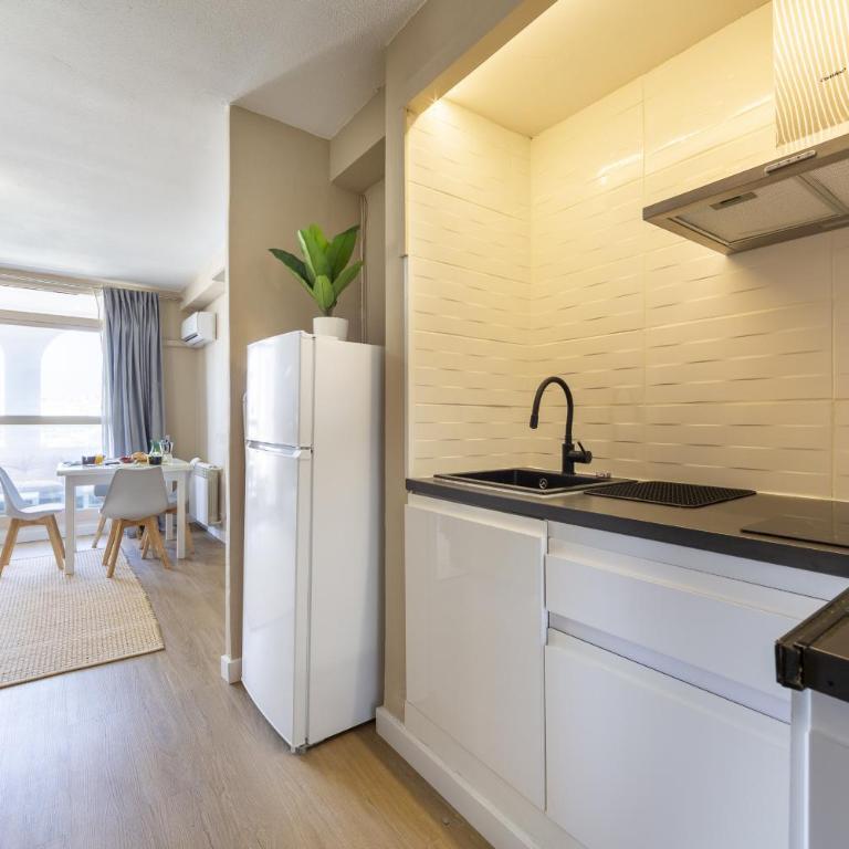 AlmeriaSuite Roquetas Apartment with Terrace - One-Bedroom Apartment with Terrace - 17