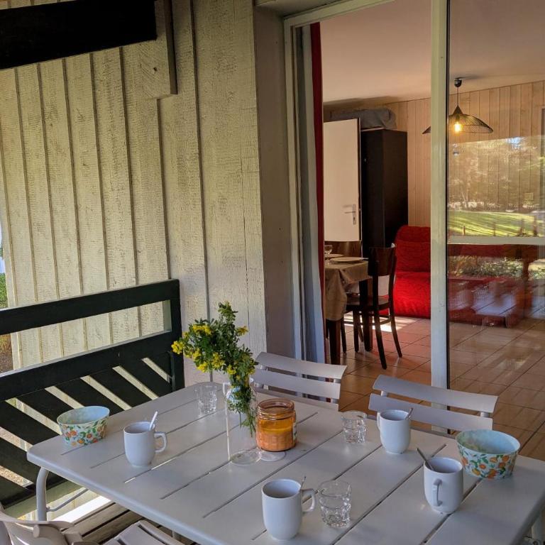 Apartment for 5 with terrasse near the ocean - Apartment - 5