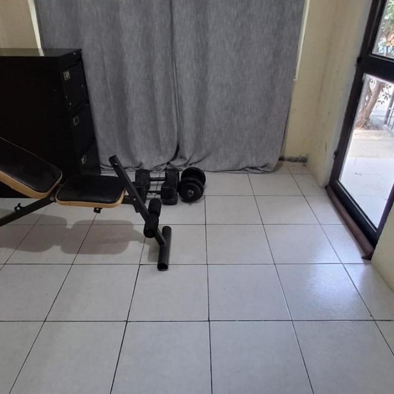 Spacious home near the airport - Casa con 1 dormitorio - 17