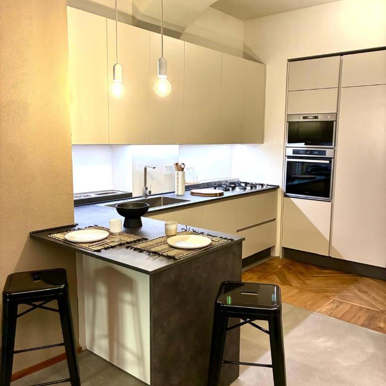 Raffinato Quadrilocale nel cuore di Torino - Appartamento Premium con 3 Camere da Letto e Balcone - 2