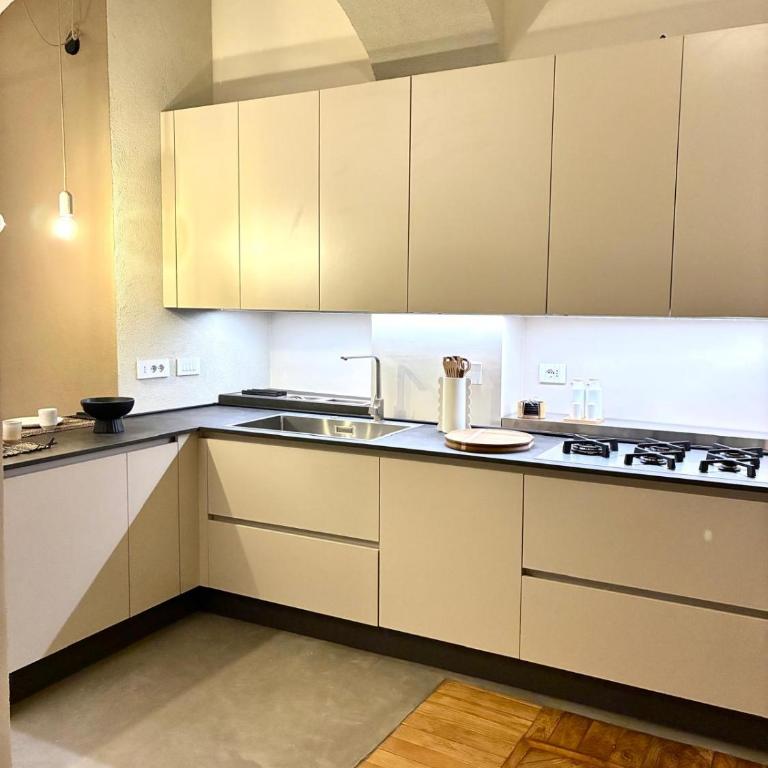 Raffinato Quadrilocale nel cuore di Torino - Appartamento Premium con 3 Camere da Letto e Balcone - 14