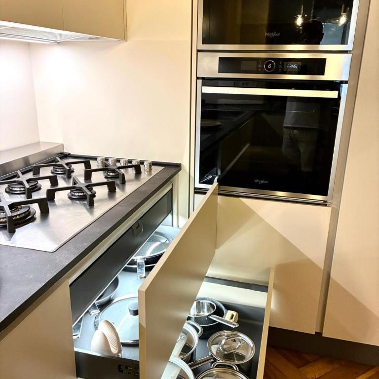 Raffinato Quadrilocale nel cuore di Torino - Appartamento Premium con 3 Camere da Letto e Balcone - 16