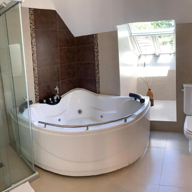 Petit Chateau Hotel Boutique - Suite Deluxe con bañera de hidromasaje - 4