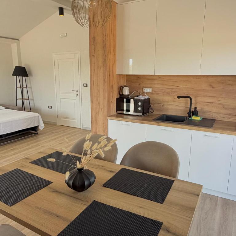 Apartments Lj - Deluxe Studio - 2