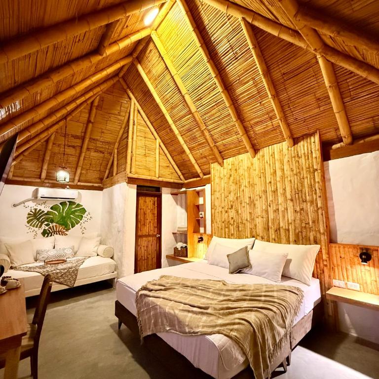 Hotel Puerto Antiguo - King Suite with Sea View - 2