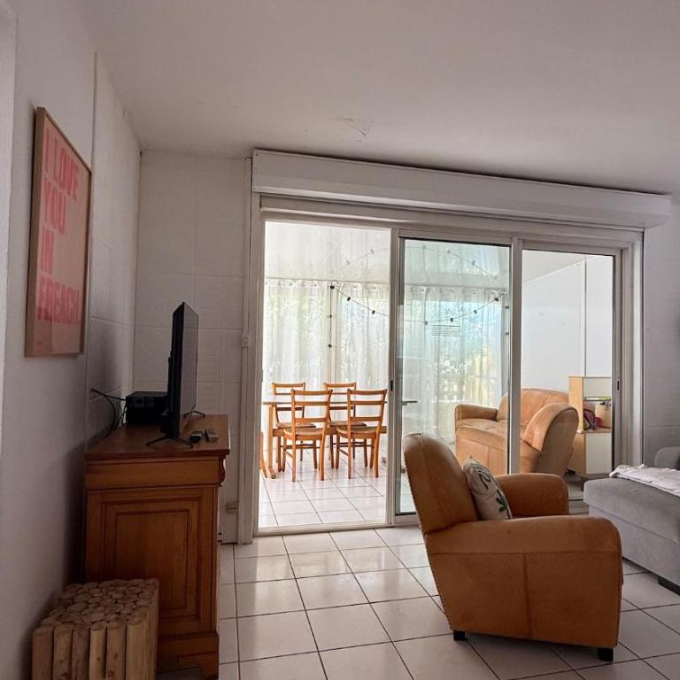 La maison bleue climatisée 6 personnes - Appartement 3 Chambres - 81
