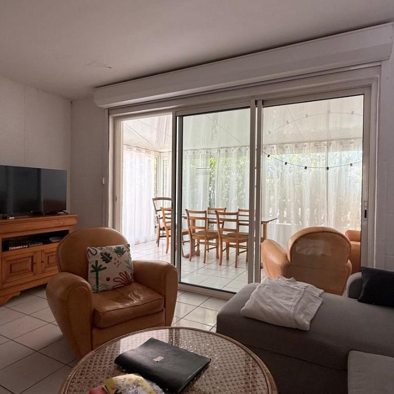 La maison bleue climatisée 6 personnes - Appartement 3 Chambres - 84