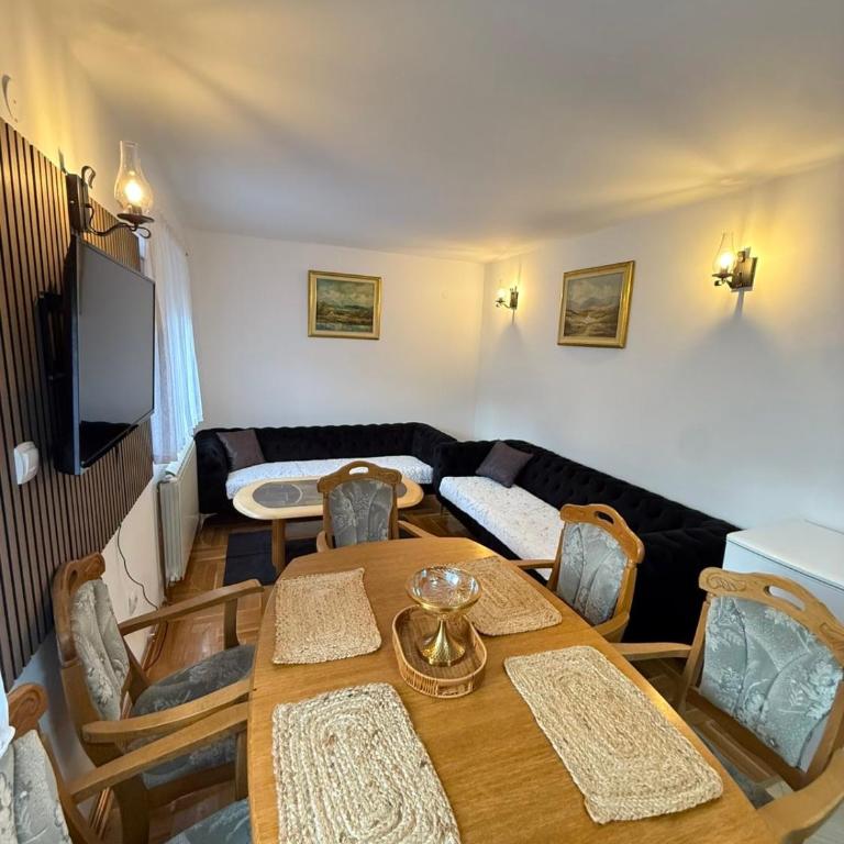 Apartmani J&B Žabljak - Apartman sa 2 Spavaće Sobe - 1