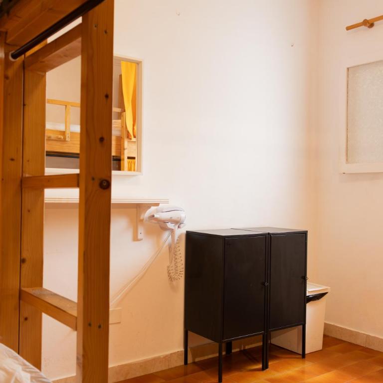La Ventana Azul Surf Hostel - Cama en habitación femenina compartida de 4 camas - 2