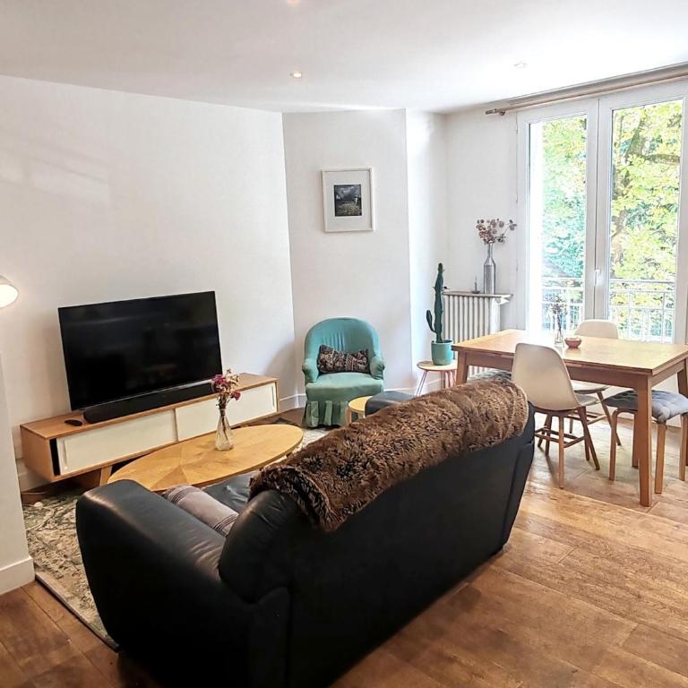 Lumineux et cozy 2 pièces avec vue sur les Buttes Chaumont - Appartement 1 Chambre - 1