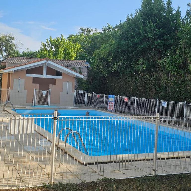 Résidence fermée Grande terrasse ombragée Piscine Plage Port Parc Gare - Appartement 1 Chambre - 6
