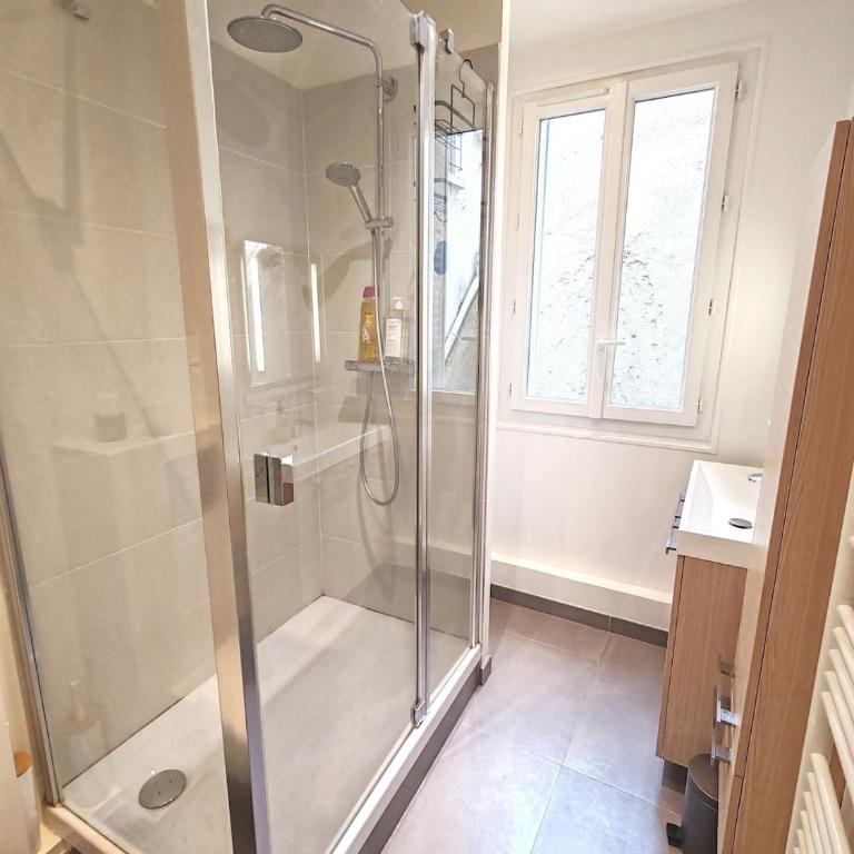 Lumineux et cozy 2 pièces avec vue sur les Buttes Chaumont - Appartement 1 Chambre - 29