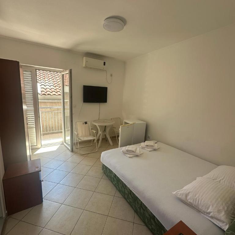 Guest House Mitrovic - Chambre Double Deluxe avec Balcon - 6