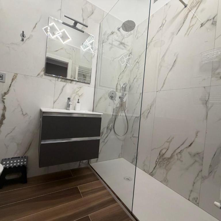 Neni's Rooms - Double Room with Balcony - 13