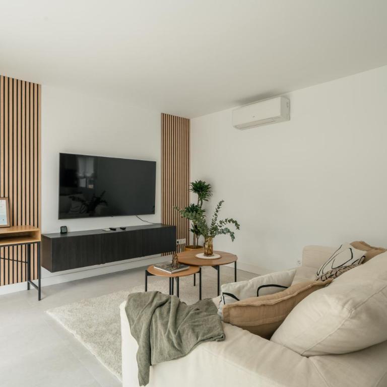 Modern Calahonda House w Large Terrace & Pool - Bungalow - 10