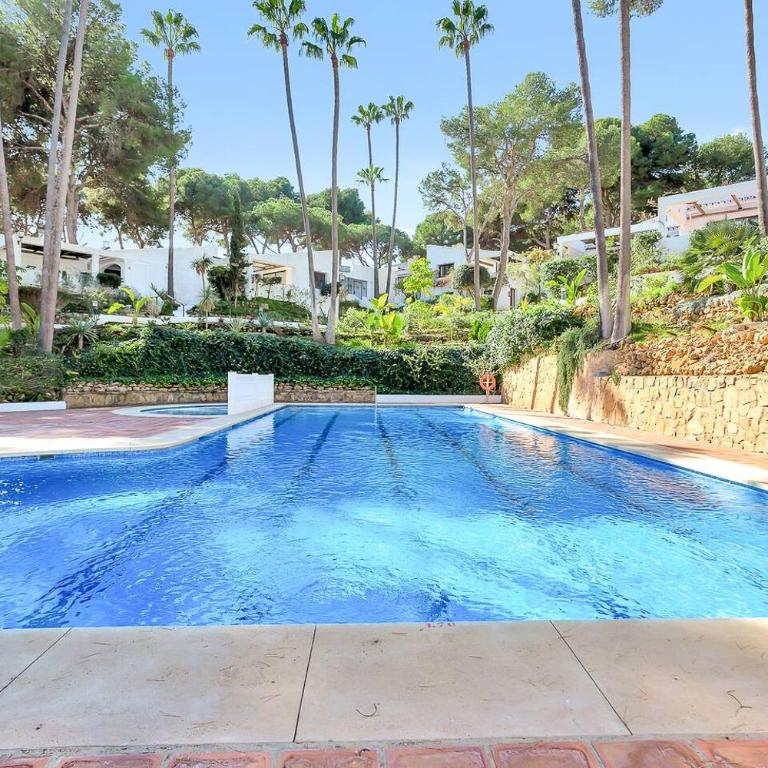 Modern Calahonda House w Large Terrace & Pool - Bungalow - 55