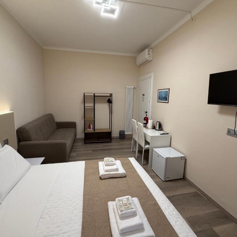Neni's Rooms - Deluxe Room (2 Adults + 1 Child) - 7
