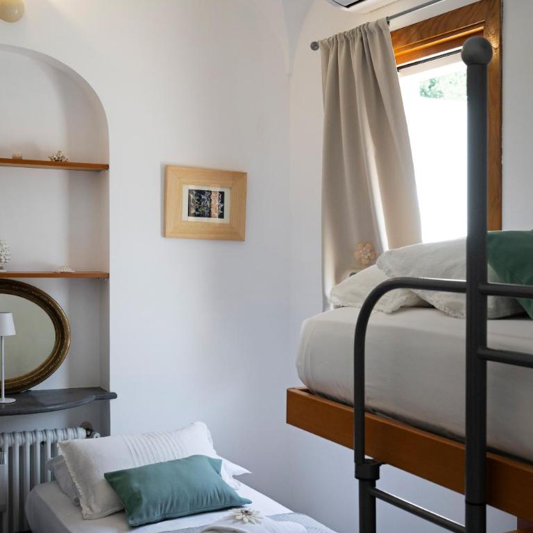 Flower Power Apartment - Overlooking Positano - for 6 guests with parking, terrace and seaview - 2 bathrooms and 3 bedrooms - Appartamento - 36