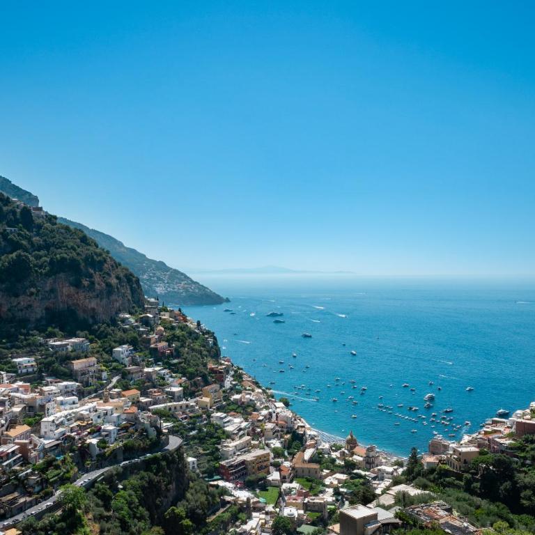 Flower Power Apartment - Overlooking Positano - for 6 guests with parking, terrace and seaview - 2 bathrooms and 3 bedrooms - Appartamento - 45
