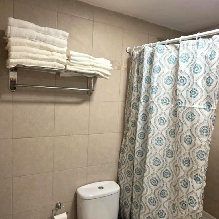 Moderno departamento de 2 dormitorios con piscina - Two-Bedroom Apartment - 34