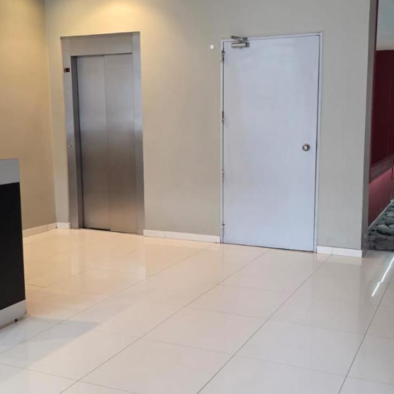 Moderno departamento de 2 dormitorios con piscina - Two-Bedroom Apartment - 40