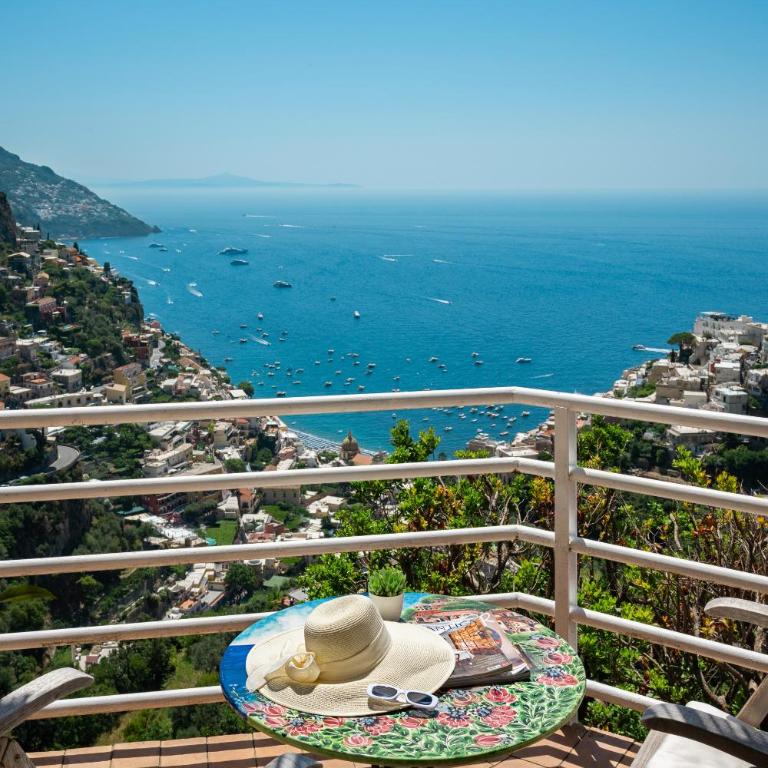 Flower Power Apartment - Overlooking Positano - for 6 guests with parking, terrace and seaview - 2 bathrooms and 3 bedrooms - Appartamento - 25