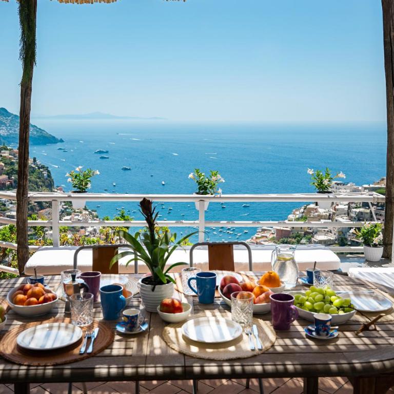Flower Power Apartment - Overlooking Positano - for 6 guests with parking, terrace and seaview - 2 bathrooms and 3 bedrooms - Appartamento - 8