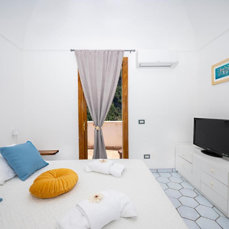 Flower Power Apartment - Overlooking Positano - for 6 guests with parking, terrace and seaview - 2 bathrooms and 3 bedrooms - Appartamento - 15