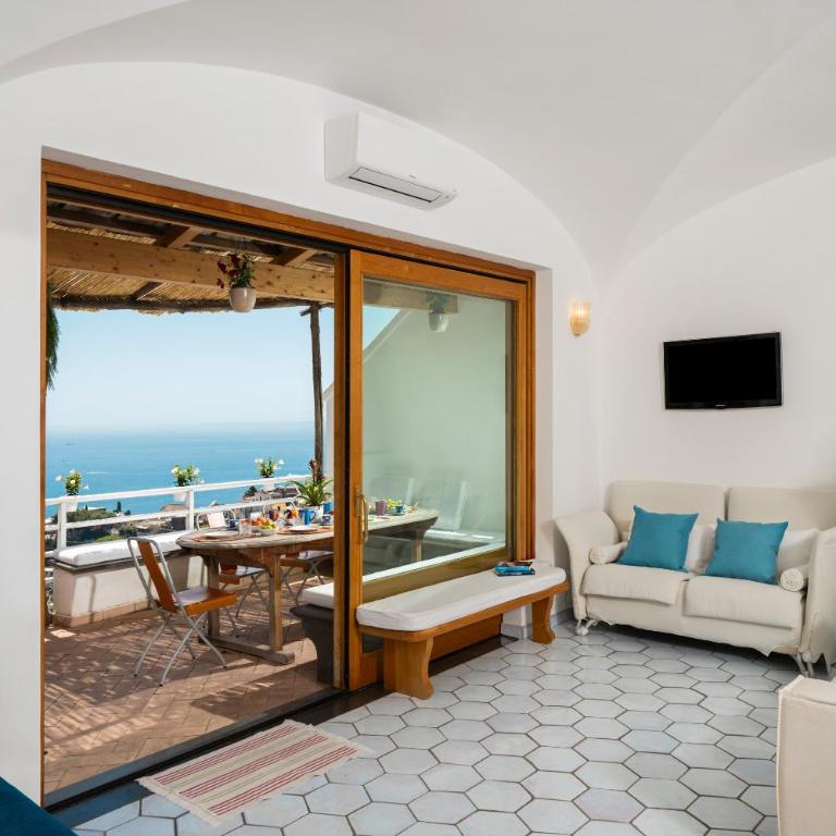 Flower Power Apartment - Overlooking Positano - for 6 guests with parking, terrace and seaview - 2 bathrooms and 3 bedrooms - Appartamento - 20