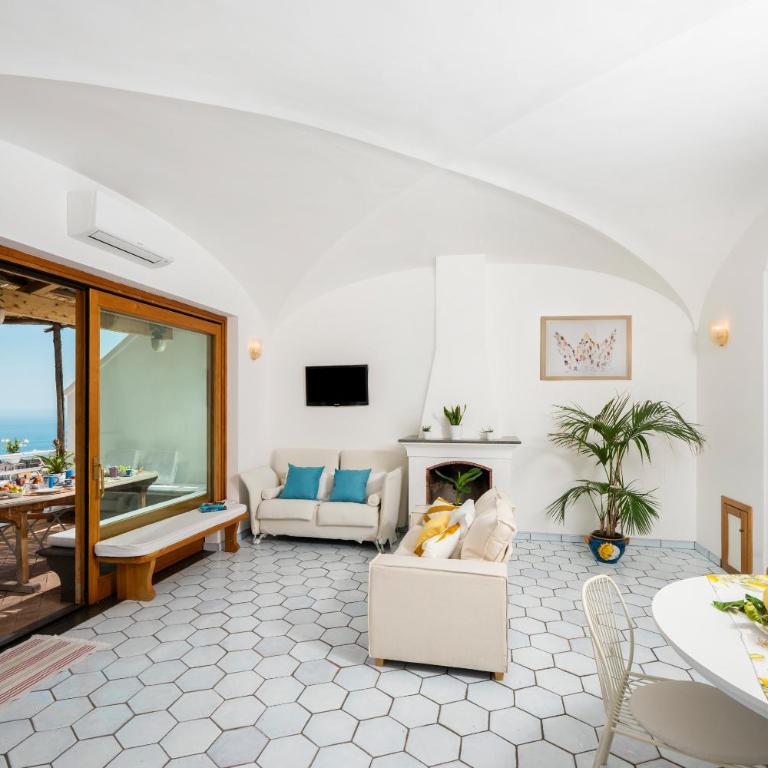 Flower Power Apartment - Overlooking Positano - for 6 guests with parking, terrace and seaview - 2 bathrooms and 3 bedrooms - Appartamento - 23