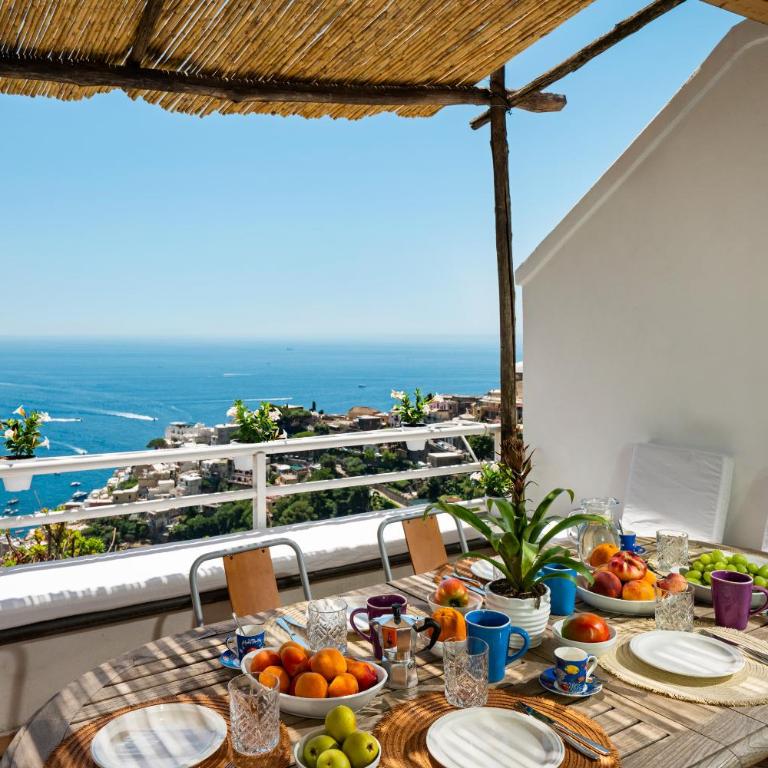 Flower Power Apartment - Overlooking Positano - for 6 guests with parking, terrace and seaview - 2 bathrooms and 3 bedrooms - Appartamento - 38