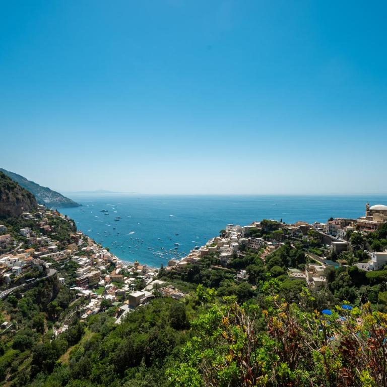 Flower Power Apartment - Overlooking Positano - for 6 guests with parking, terrace and seaview - 2 bathrooms and 3 bedrooms - Appartamento - 56