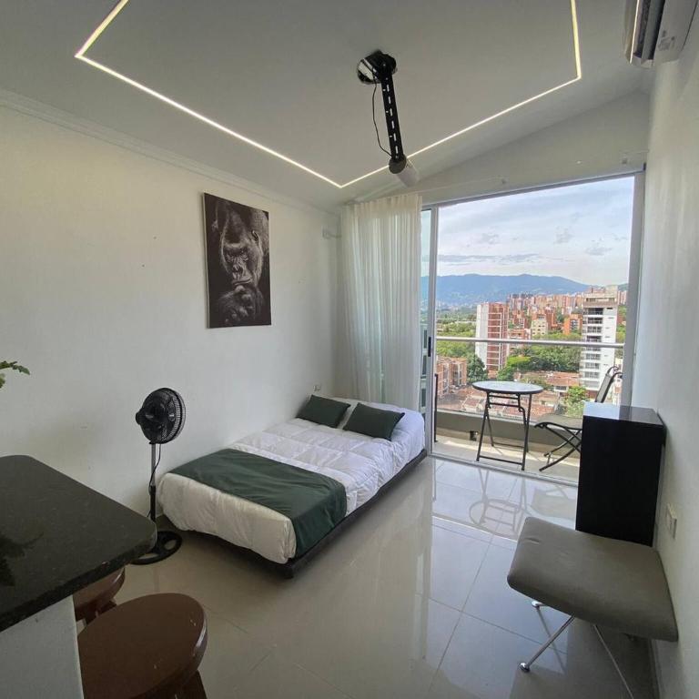 New Nomad Nest PH balcony, AC, kitch, metroplus - Apartment - 5