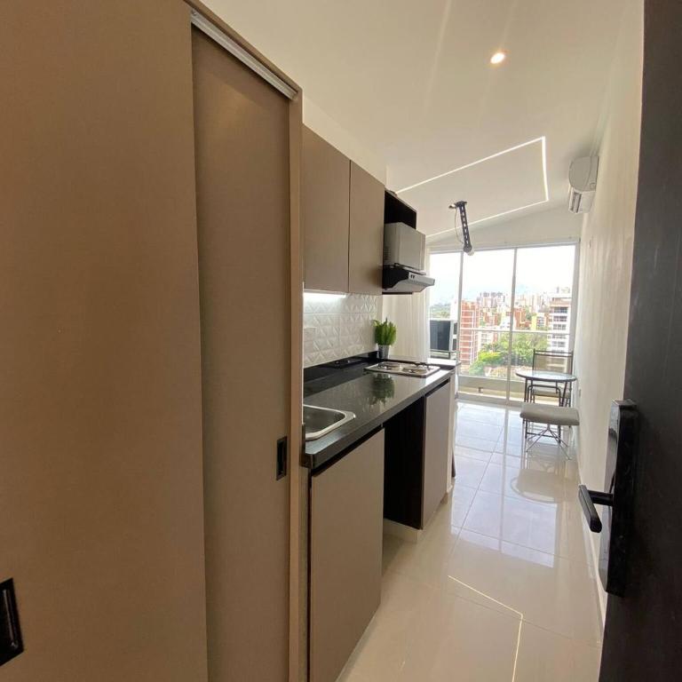 New Nomad Nest PH balcony, AC, kitch, metroplus - Apartment - 9