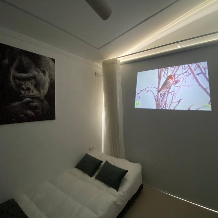 New Nomad Nest PH balcony, AC, kitch, metroplus - Apartment - 14