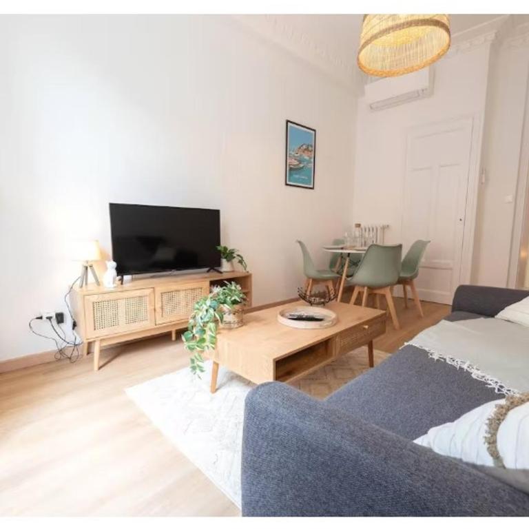 Nice Renting - BARLA - Bright 2 Rooms Nice Port Easy Access to Monaco - Appartement 1 Chambre - 1
