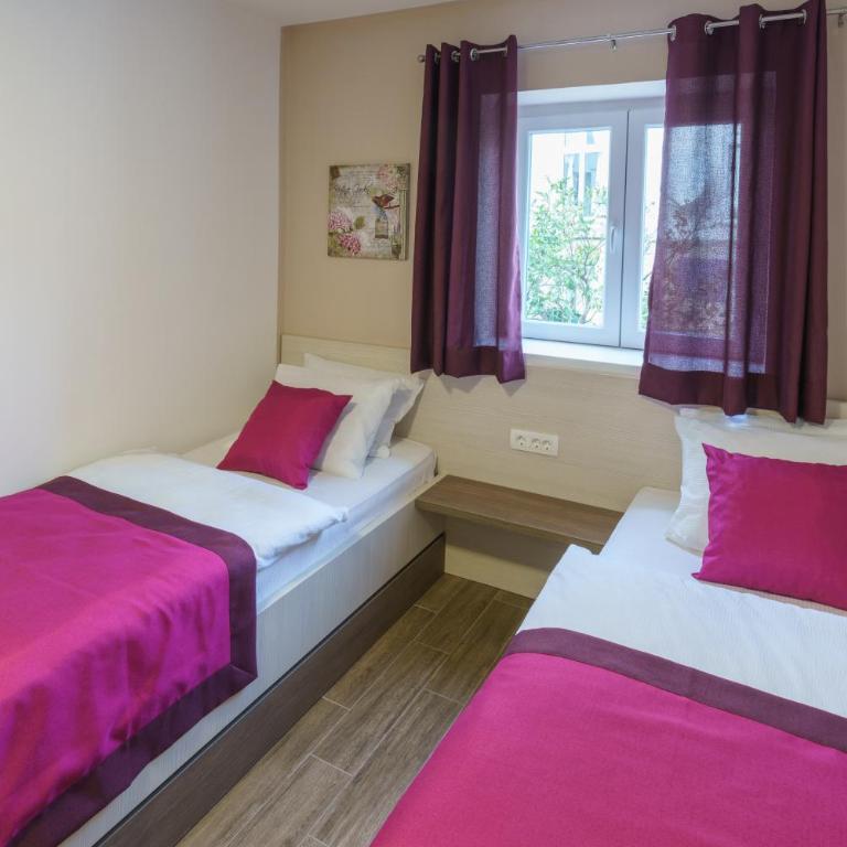 Pansion Rose - Three-Bedroom Apartment - 12