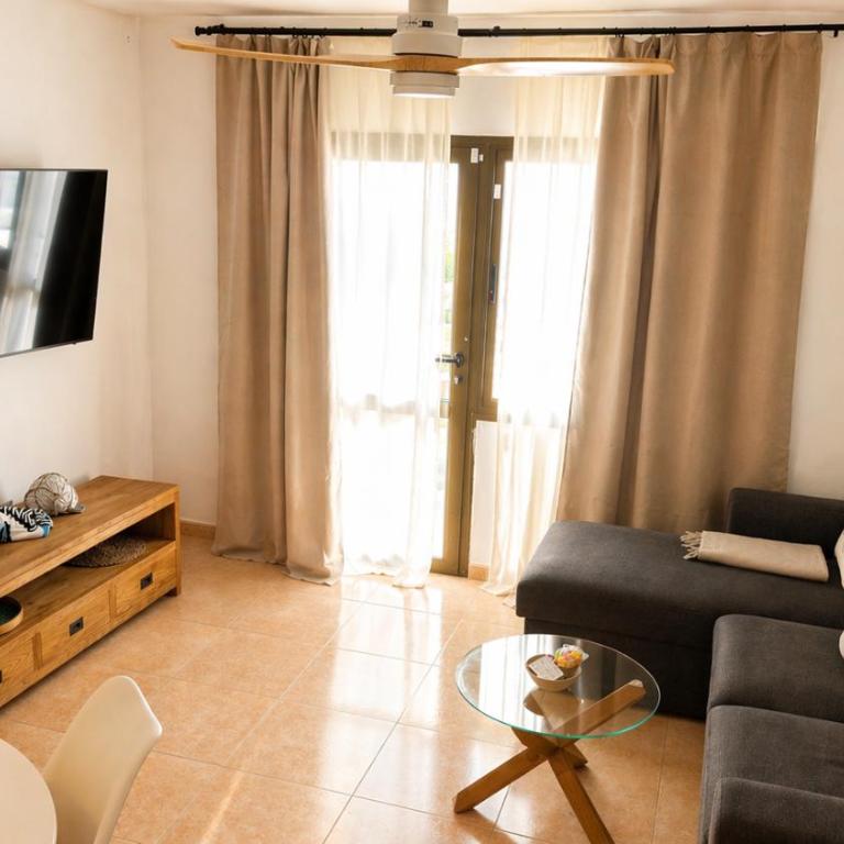 Corralejo Holiday Rentals - Apartamento de 2 dormitorios con terraza - 24