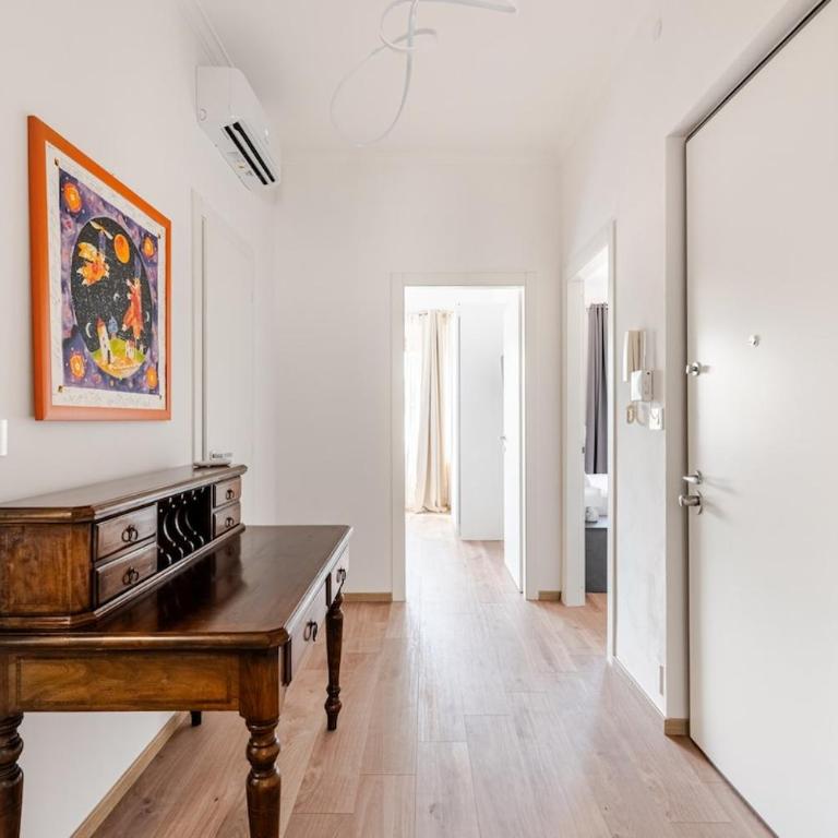 TESOR Luxury, Alba Center - Two-Bedroom Apartment with View - 13