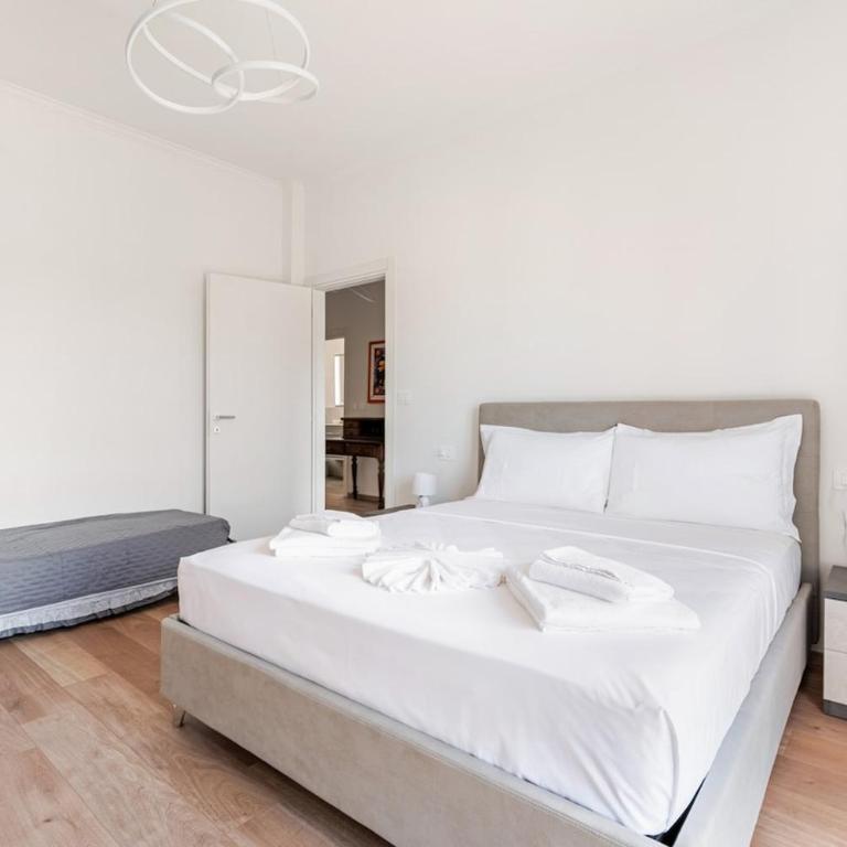 TESOR Luxury, Alba Center - Two-Bedroom Apartment with View - 17
