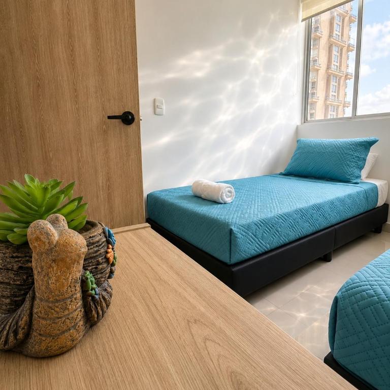 Coral Bay Apartment, Pool, Wifi & Beach - Three-Bedroom Apartment with Balcony - 28