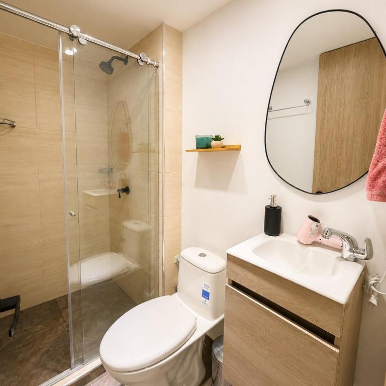 Coral Bay Apartment, Pool, Wifi & Beach - Three-Bedroom Apartment with Balcony - 37