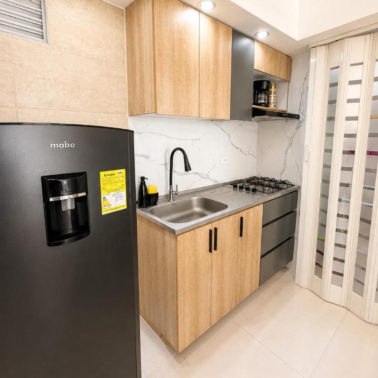 Coral Bay Apartment, Pool, Wifi & Beach - Three-Bedroom Apartment with Balcony - 38