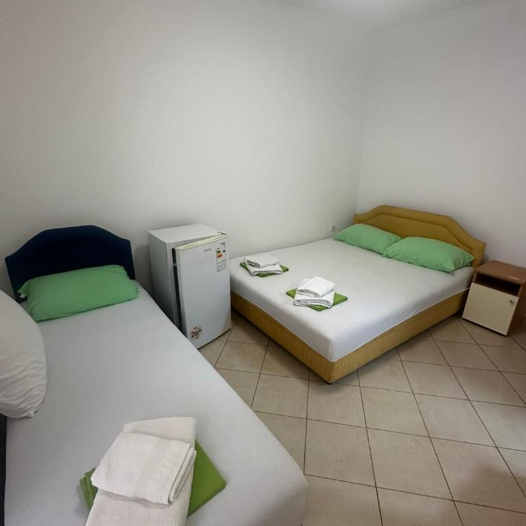 Guest House Mitrovic - Chambre Triple avec Salle de Bains - 3
