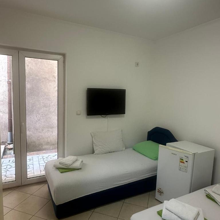 Guest House Mitrovic - Chambre Triple avec Salle de Bains - 6