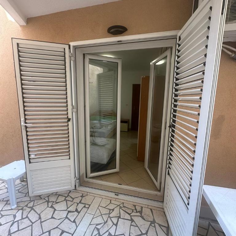 Guest House Mitrovic - Chambre Triple avec Salle de Bains - 8