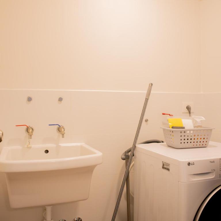 Fanning Suits by Wynwood House - Two-Room Apartment - 25