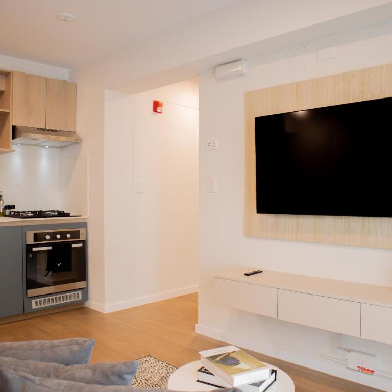 Fanning Suits by Wynwood House - Two-Room Apartment - 12